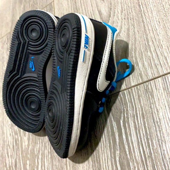 Toddler Nike Sneakers - Picture 7 of 8